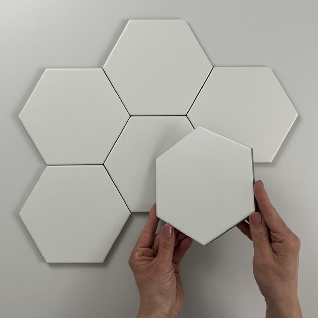Cifre Ceramica Hexagon Timeless White mat 15x17cm
